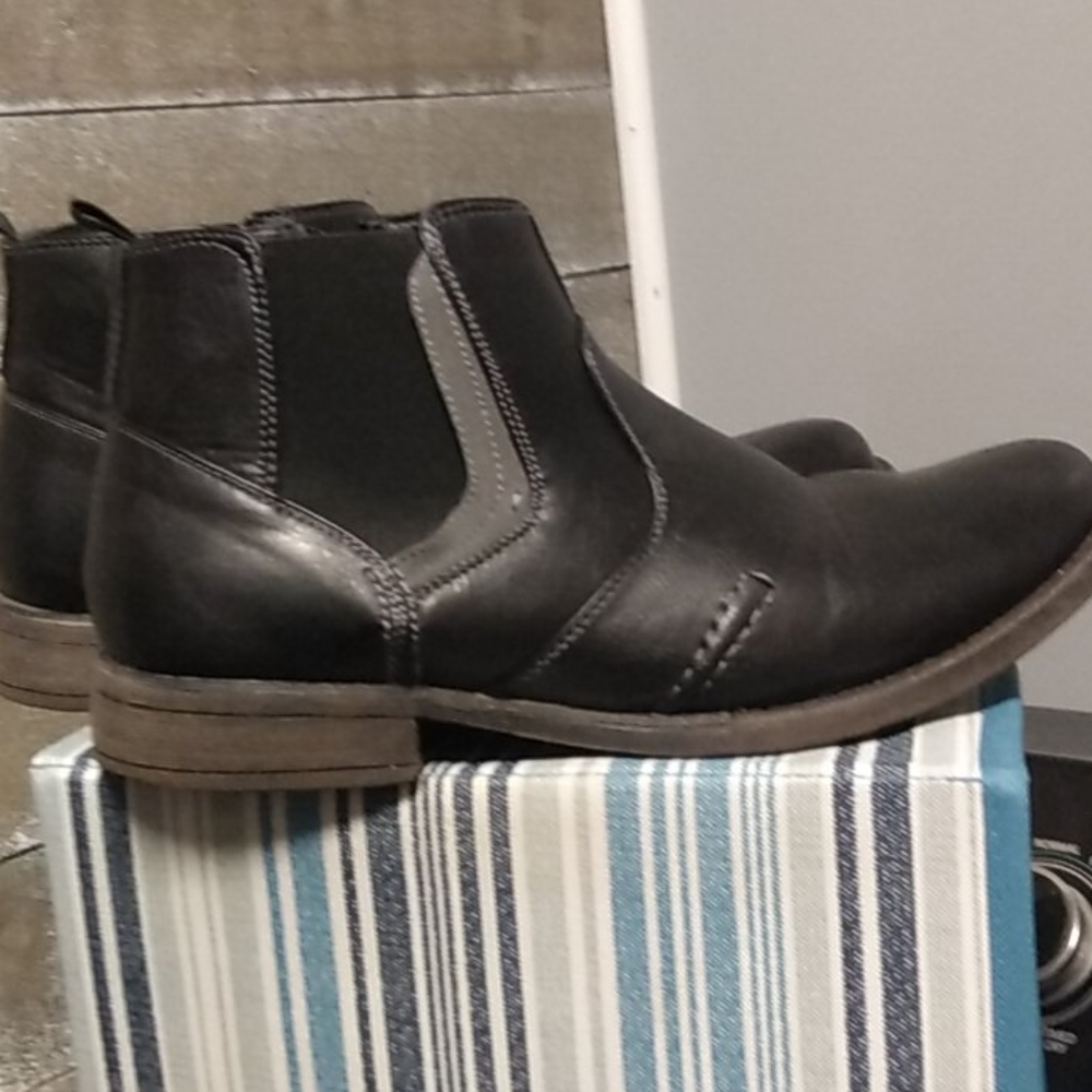 Dress shoes